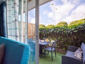 Cloud, Sky, Property, Building, Tree, Wood, Chair, Urban Design, Outdoor Furniture, Table