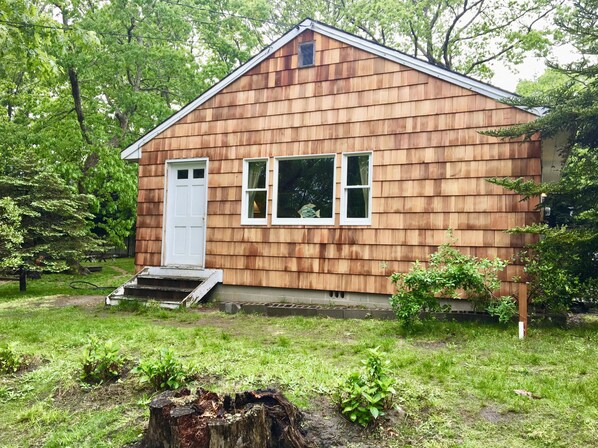 COTTAGE 1