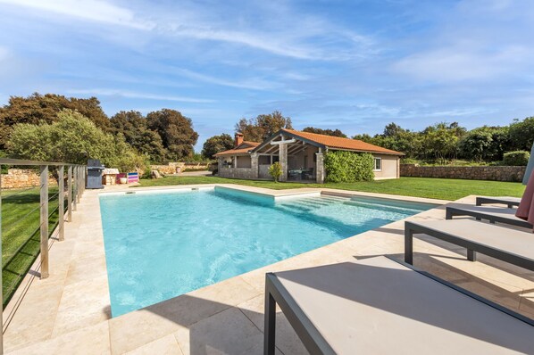Swimming pool