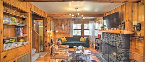 Big Bear Vacation Rental | 2BR | 1BA | 980 Sq Ft | Stairs Required