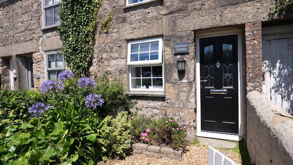 Halfpenny Cottage