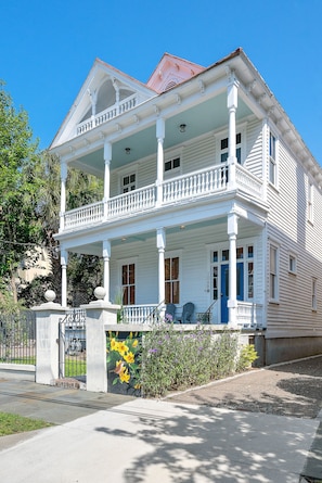 Exterior of Full Home
