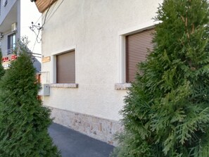 Outside guest house Arthouse Lucrezia