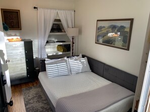 entry room double bed
