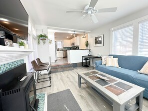 Beautiful sunroom (main entry / exit)