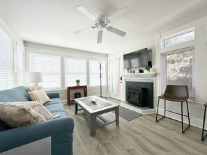 Sunroom (main entry / exit)