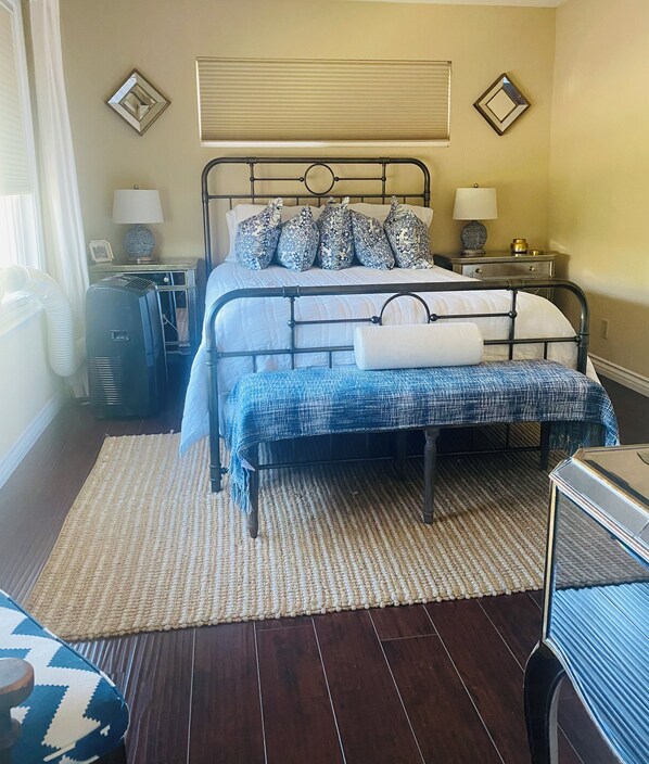 Bedroom with Queen Bed