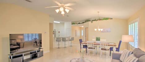 Gulf Breeze Vacation Rental | 3BR | 2BA | 1,560 Sq Ft | Step-Free Access