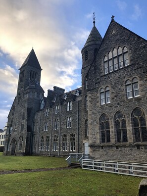 The Highland Club - our flat is to the right of the tower on the ground floor.