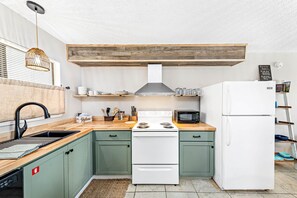 Kitchen (2)