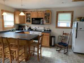 Eat-in Kitchen