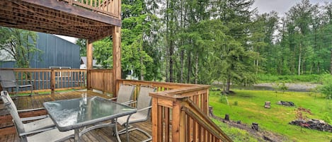 Lake Stevens Vacation Rental | 3BR | 3BA | 1,470 Sq Ft | Steps Required