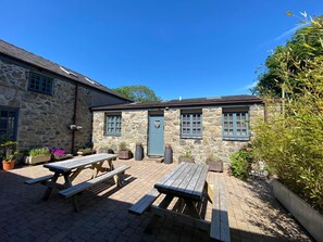 Cottage 2 - with side annexe. ( part of cottage 2 ) 