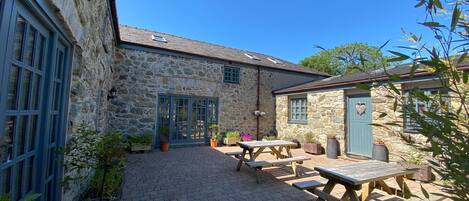 BRYN HYFRYD COTTAGES - Cottage 1 & Cottage 2.