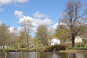 Located by small lake and scenic hiking trails. Walking distance to Bodafors.