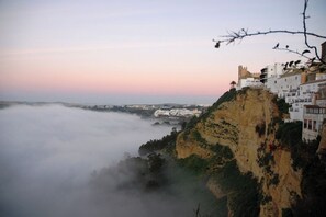 Enjoy a heavenly sight on a misty, winter´s morning: you´re on top of the world!