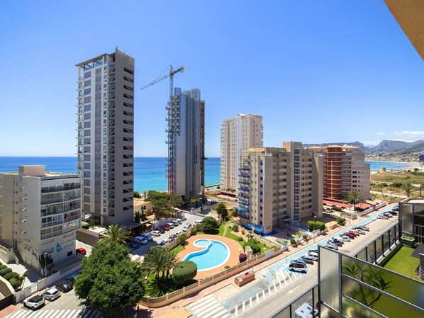 Sky, Building, Skyscraper, Daytime, Property, Plant, Window, Tower Block, Urban Design, Condominium