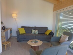 Table, Furniture, Couch, Wood, Comfort, Living Room, Window Blind, Lamp, Shade, Floor