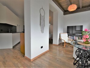 Building, Furniture, Flower, Table, Wood, Lighting, House, Living Room, Interior Design, Chair