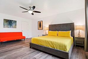 Master bedroom with King-size memory foam mattress with ensuite bathroom