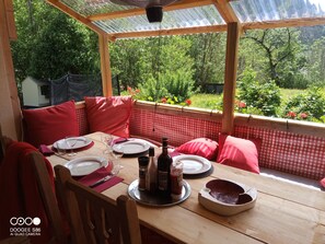 Outdoor dining