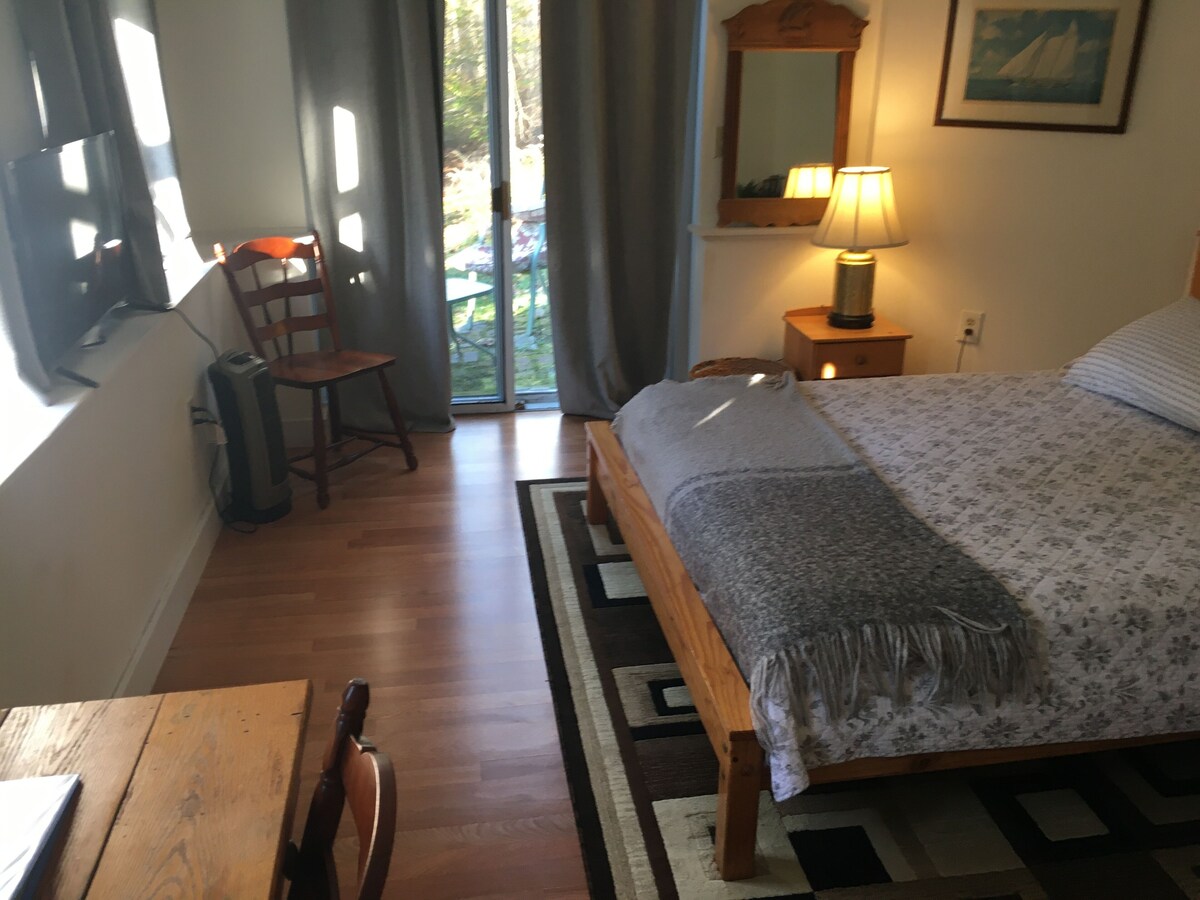 Walk to the ocean, very private. Secluded, woodsy location.