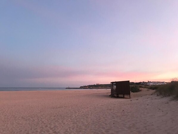 Meia Praia ao amanhecer