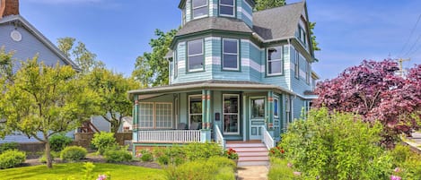 Greenport Vacation Rental | 2BR | 1BA | Stairs Required | 900 Sq Ft