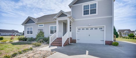 Cape Charles Vacation Rental | 4BR | 3.5BA | Stairs Required for Access