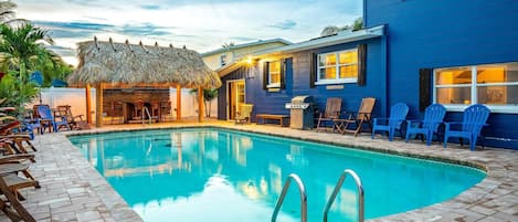 Tiki Blue - big house w/heated pool, tiki bar, hot tub & chairs to lounge in.