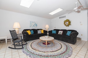 upper floor family room
