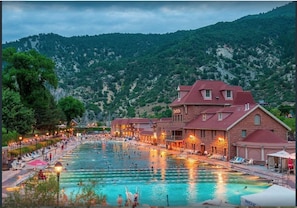 2 minutes to Hot Springs
