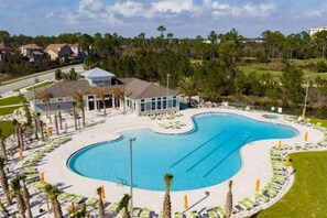 Lost Key has a family-friendly oversized pool and hot tub for your enjoyment