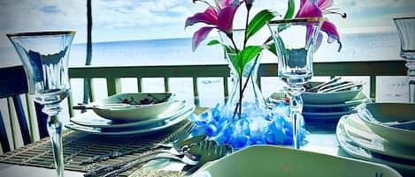 Romantic dining on Suite A34 oceanfront lanai!