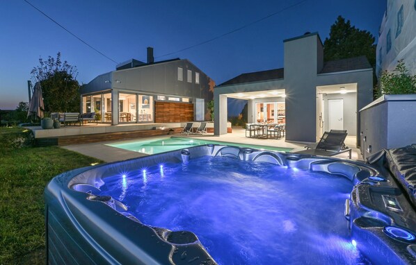 pool