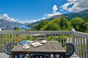Enjoy the breakfast / brunch / lunch or even dinner on the deck 