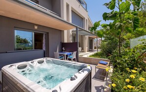 hot-tub
