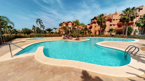 Swimming pool