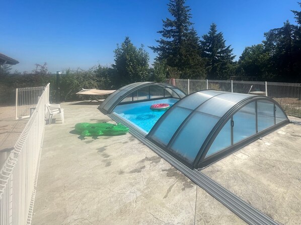 Bain à remous extérieur