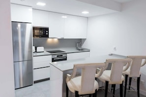Kitchen with kitchen island