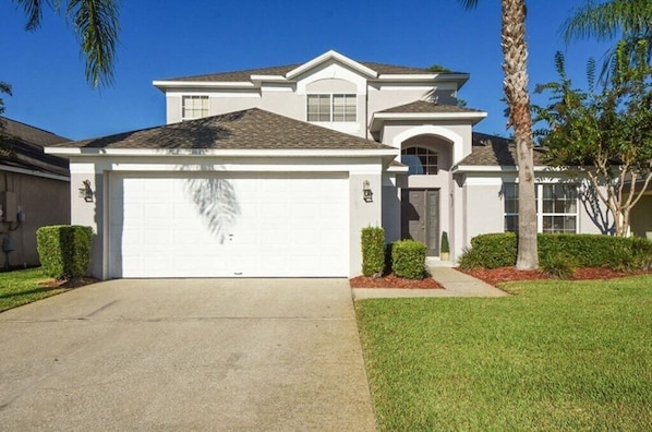 Lake Berkley Dr Exterior.JPG