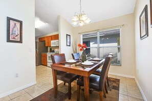 Lake Berkley Dr Dining Room Table.JPG