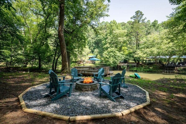 Crackling fires and the rolling river make this a perfect rest stop.