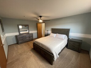 Queen Bed Main Level