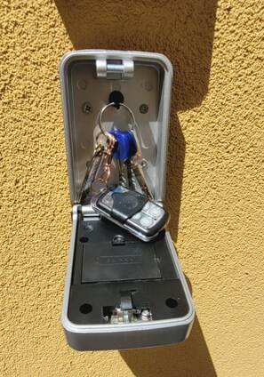Cassettina esterna, con codice per le chiavi
