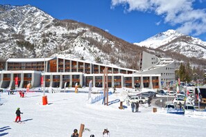 Snow and ski sports