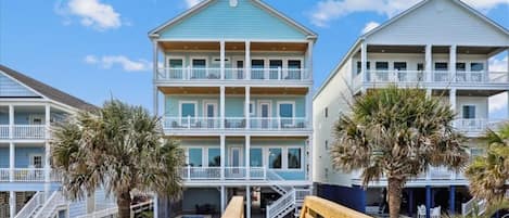 A Coastal Life has everything you could dream of in a beach house!