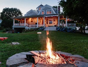 Outdoor Fire Pit in Backyard for Smores 