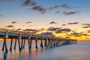 Juno Pier. 15 minutes away