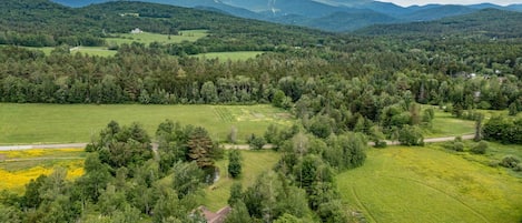 MAD MEADOWS - a SkyRun Vermont Property - Stunning Views of Sugarbush